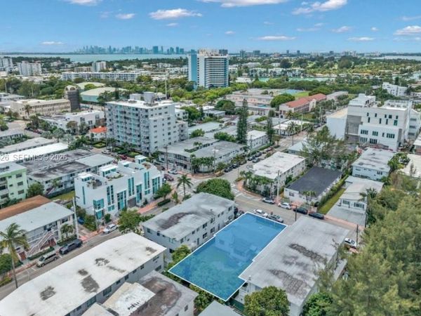 7711 Carlyle Ave , Miami Beach, FL 33141