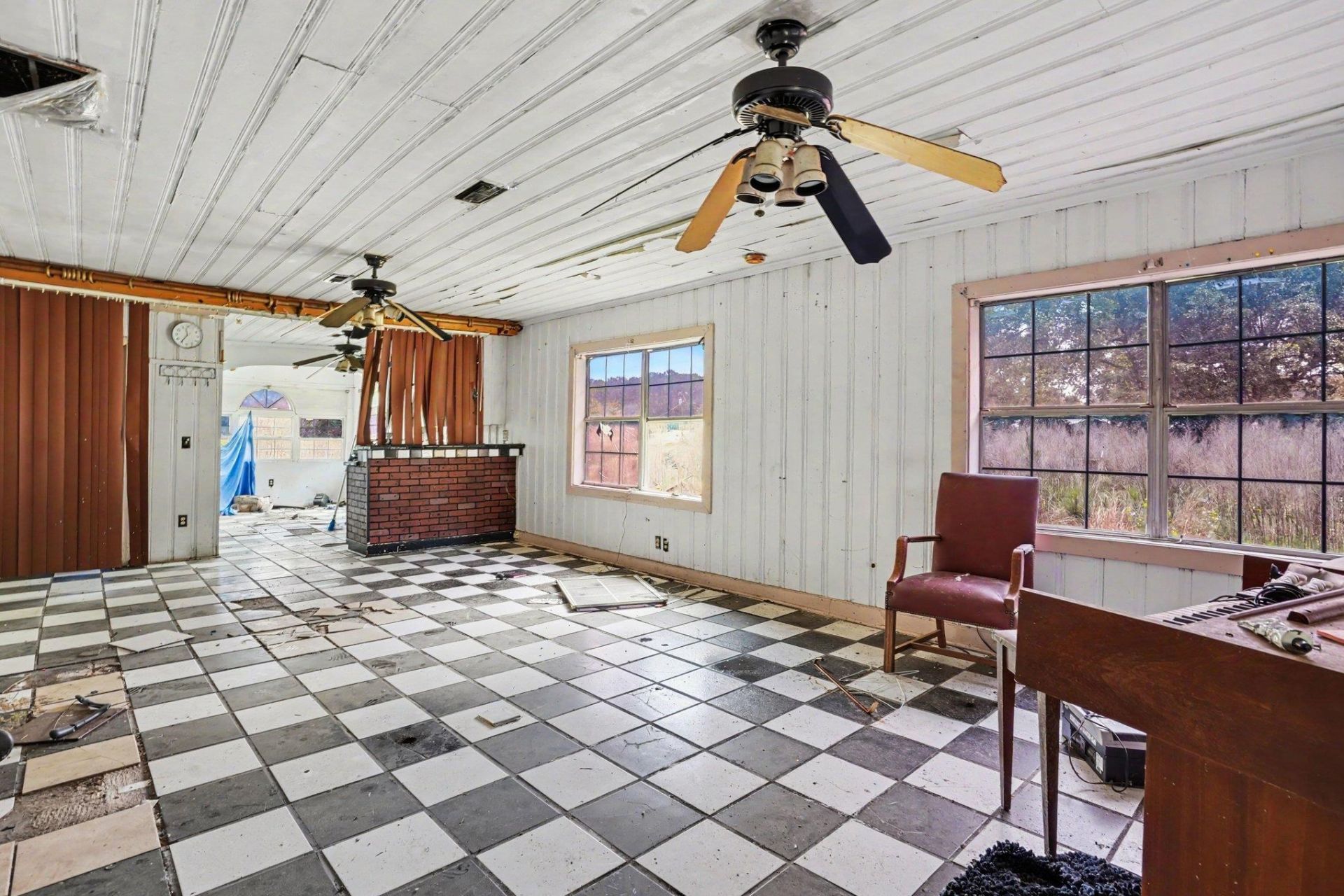 2149 Olive Dr.  Photo 5