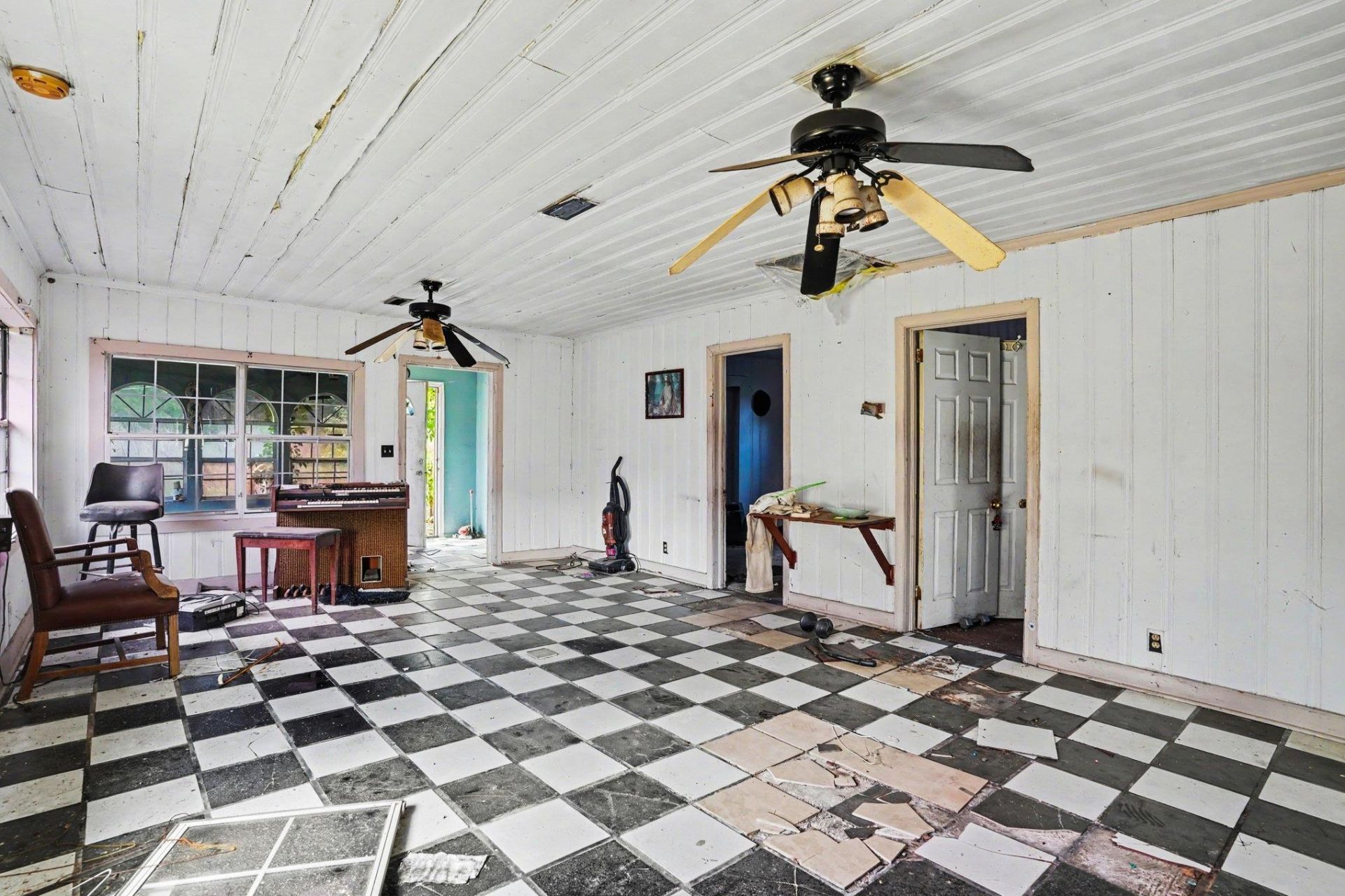 2149 Olive Dr.  Photo 6