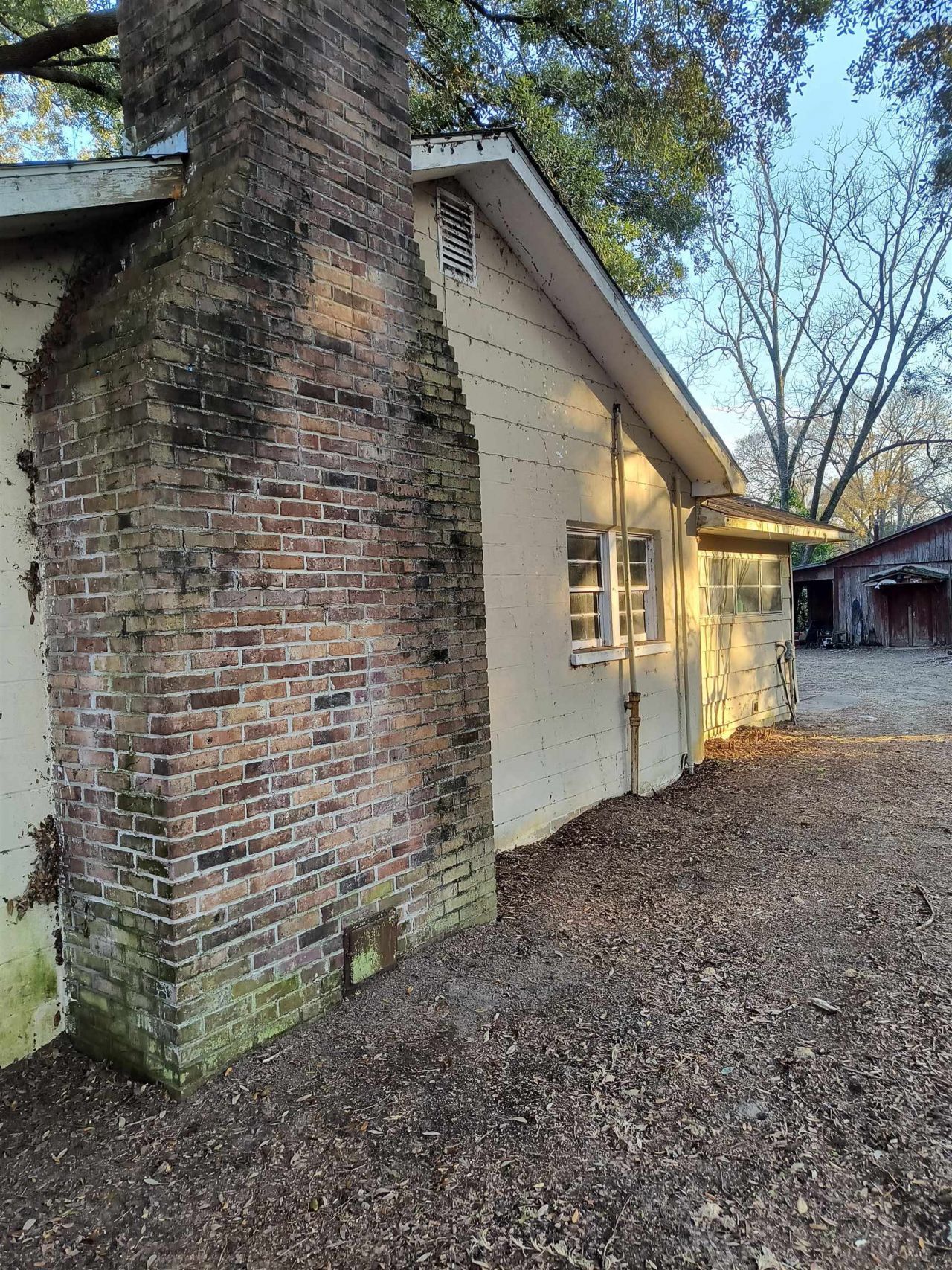 147 Rubin Ave.  Photo 3