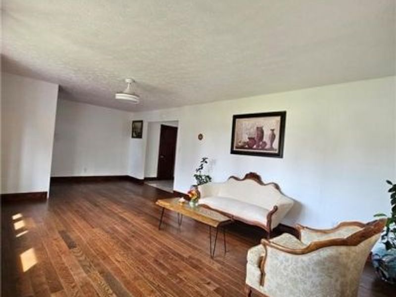 33158 Lake Shore Boulevard, Eastlake, OH 44095 Photo 2