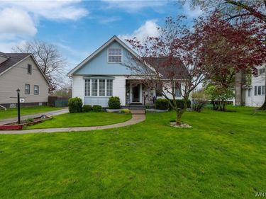30 Woodbine Avenue, West Seneca, NY 14224