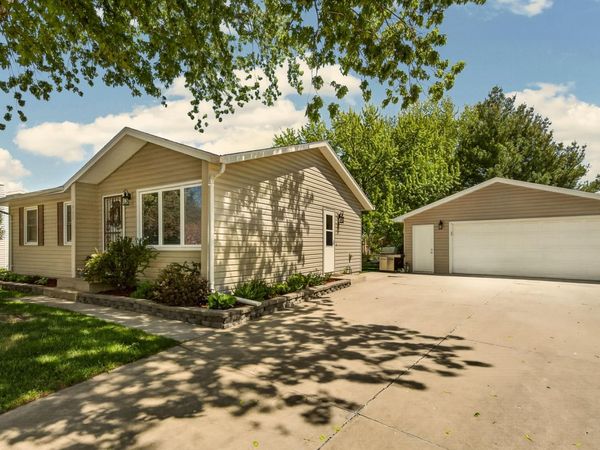 1922 9 1/2 Avenue SE, Rochester, MN 55904