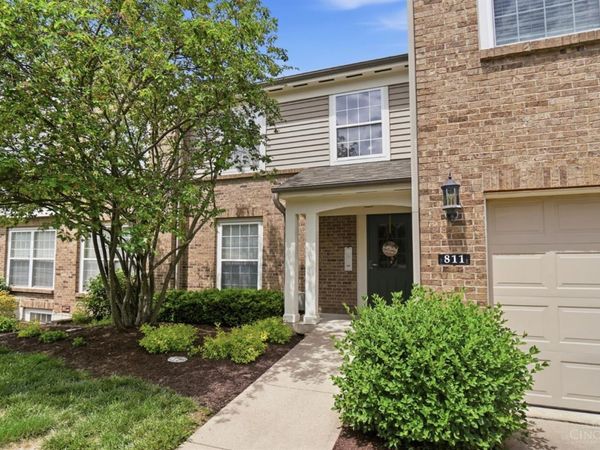 811 S Meadow Circle, Unit 305, Springfield Twp., OH 45231