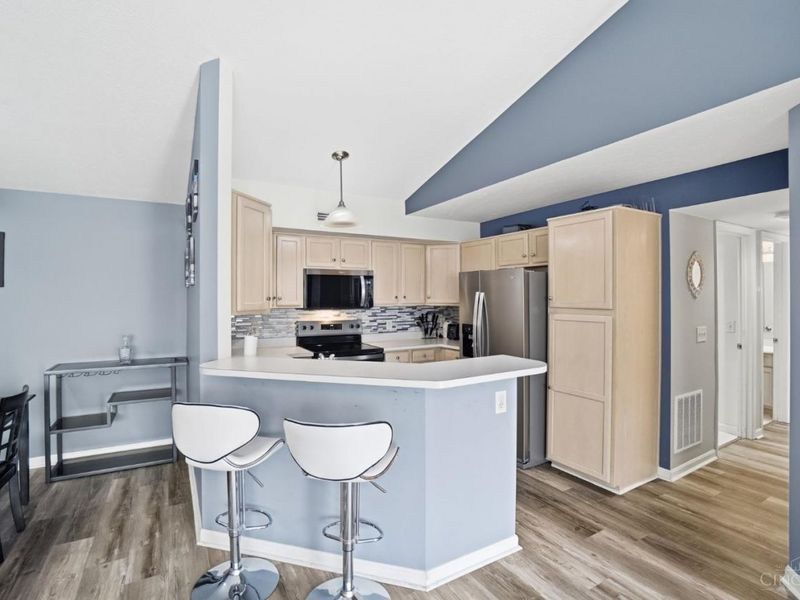811 S Meadow Circle, Unit 305, Springfield Twp., OH 45231 Photo 13