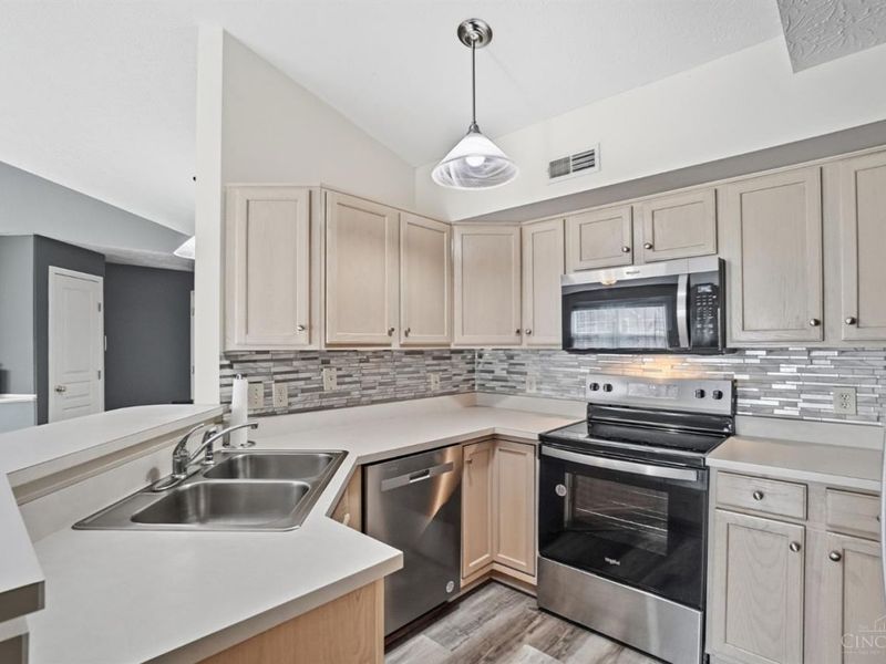 811 S Meadow Circle, Unit 305, Springfield Twp., OH 45231 Photo 14