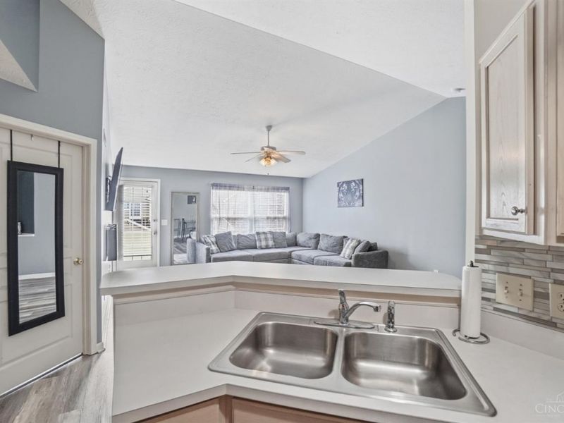 811 S Meadow Circle, Unit 305, Springfield Twp., OH 45231 Photo 16