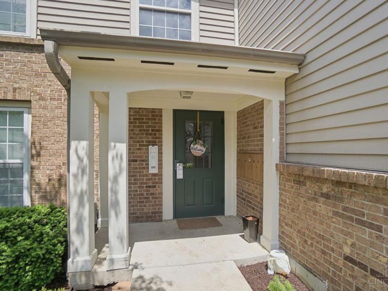 811 S Meadow Circle, Unit 305, Springfield Twp., OH 45231 Photo 2