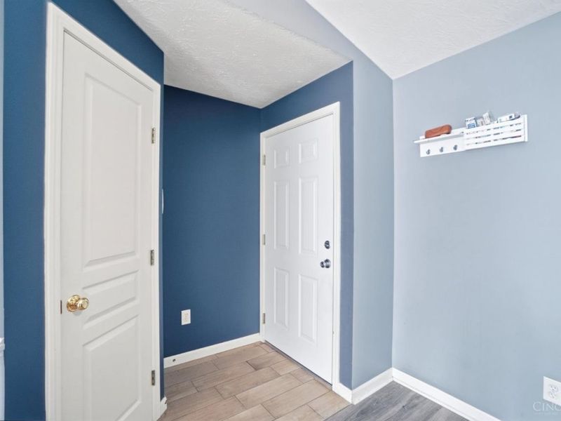 811 S Meadow Circle, Unit 305, Springfield Twp., OH 45231 Photo 4