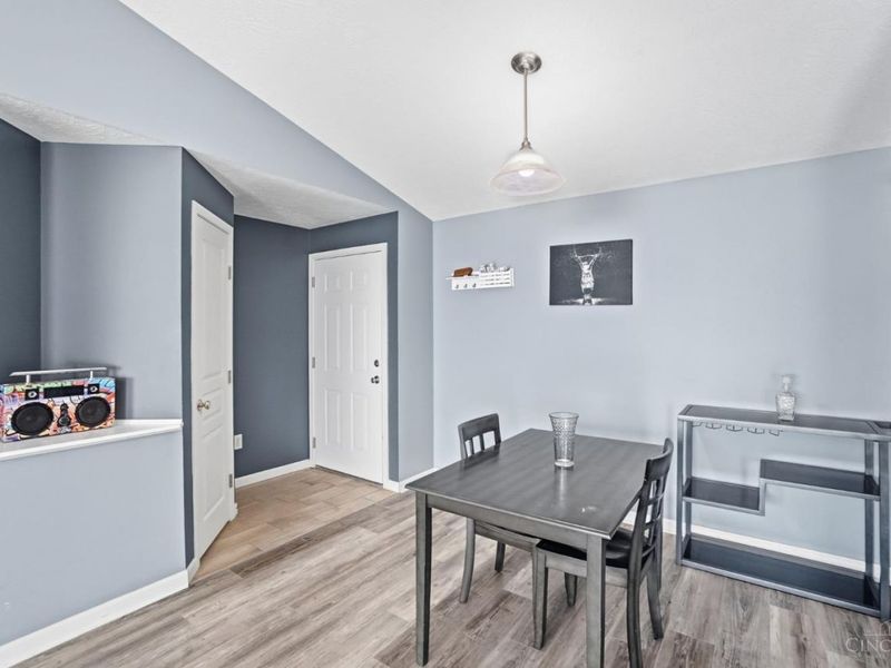 811 S Meadow Circle, Unit 305, Springfield Twp., OH 45231 Photo 6