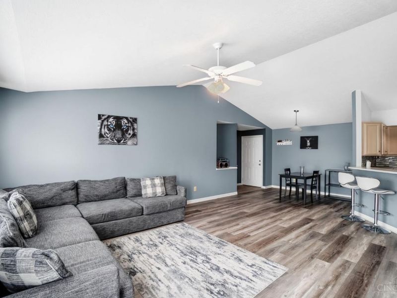 811 S Meadow Circle, Unit 305, Springfield Twp., OH 45231 Photo 9