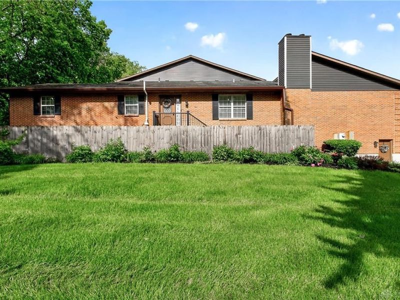 2570 Valais Court, Sugarcreek Township, OH 45458 Photo 6