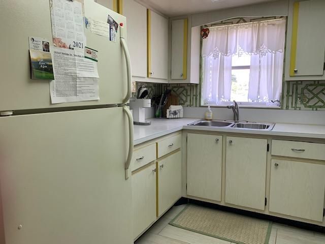 2916 Crosley Drive E, Unit M, West Palm Beach, FL 33415 Photo