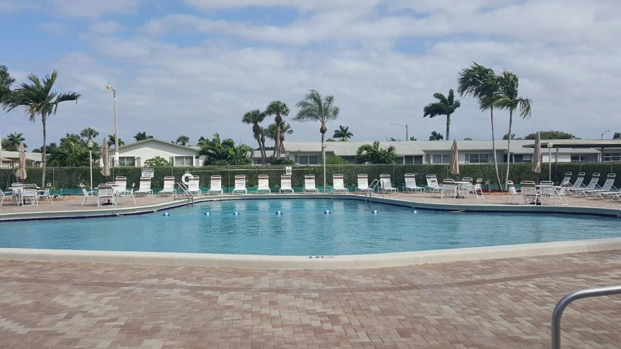 2916 Crosley Drive E, Unit M, West Palm Beach, FL 33415 Photo