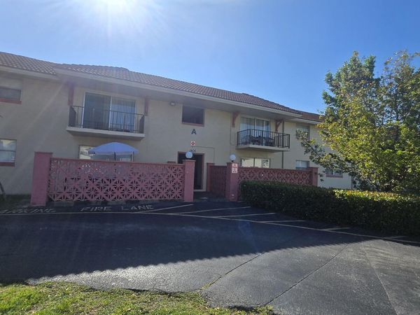 11606 NW 29th Street, Unit 1a, Coral Springs, FL 33065