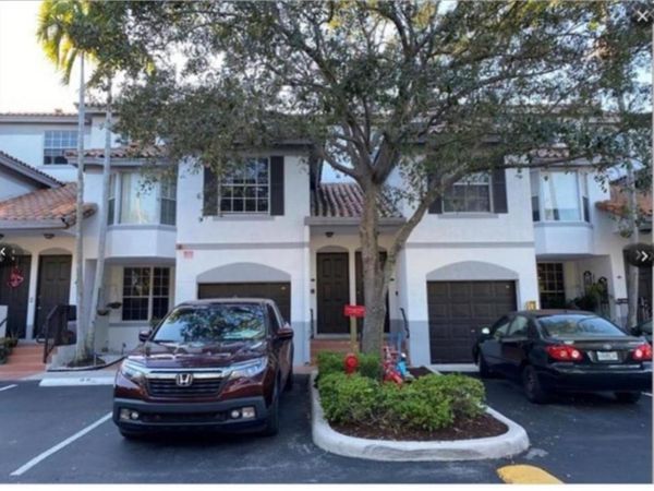 701 SW 148th Avenue, Davie, FL 33325