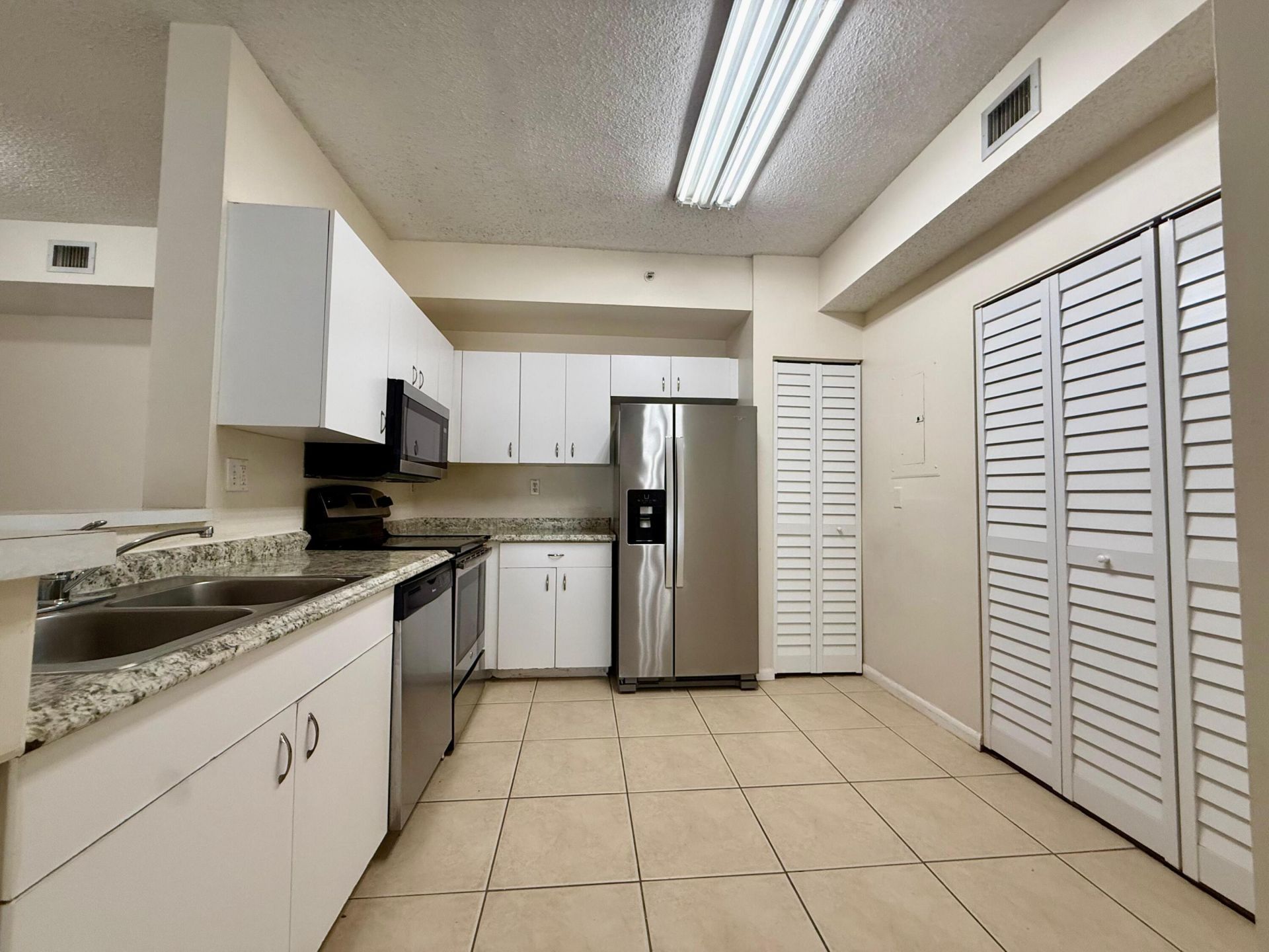 6928 SW 39th Street, Unit A107, Davie, FL 33314 Photo