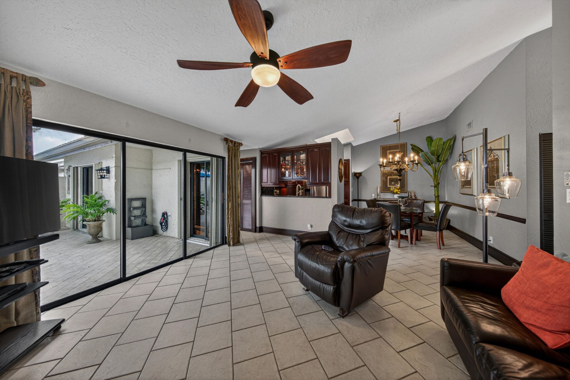 3068 S Oakland Forest Drive, Unit 806, Oakland Park, FL 33309 Photo