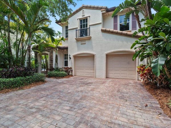 883 Taft Court, Palm Beach Gardens, FL 33410