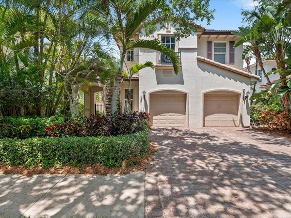 883 Taft Court, Palm Beach Gardens, FL 33410