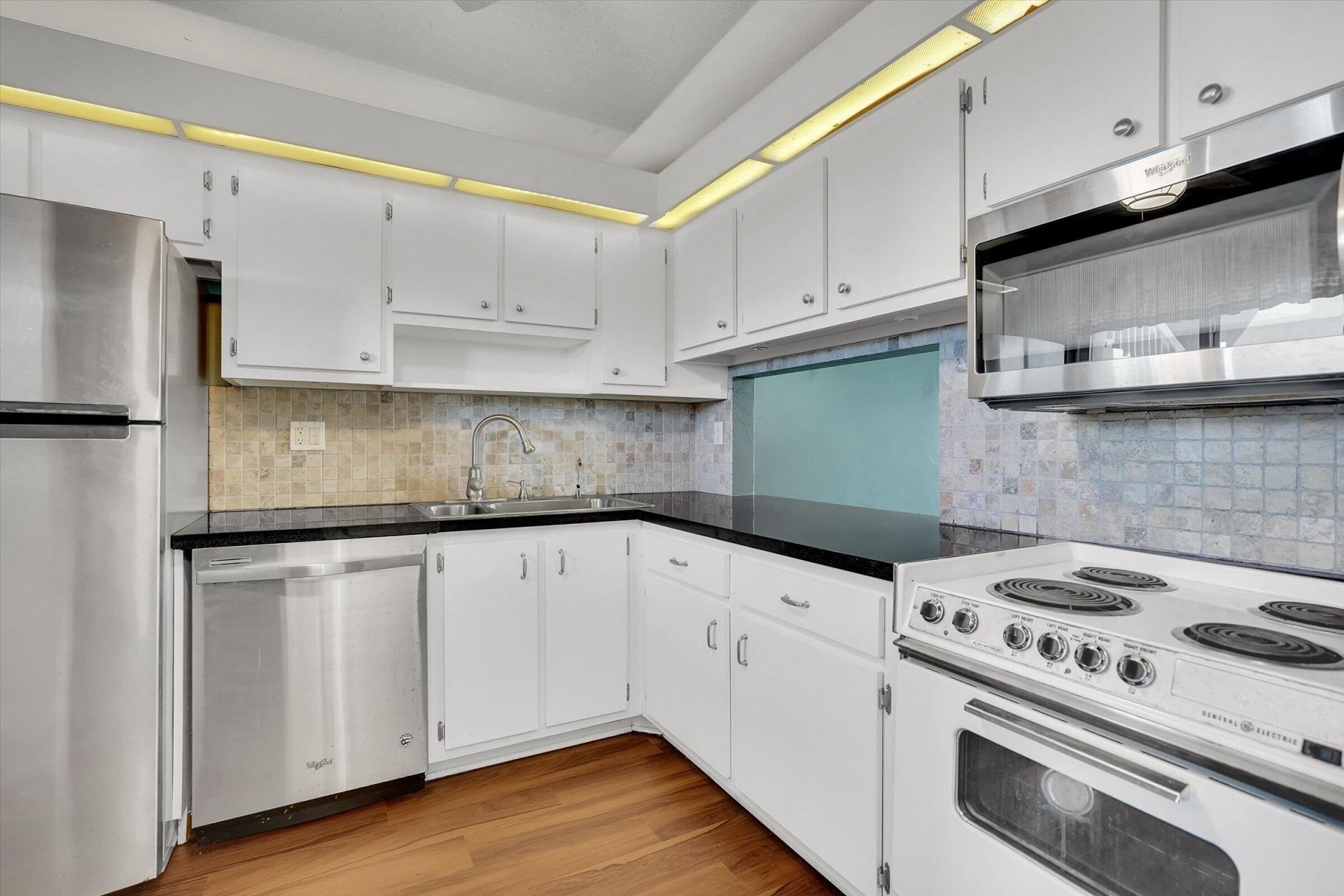 2856 S Garden Dr Drive S, Unit 212, Lake Worth, FL 33461 Photo