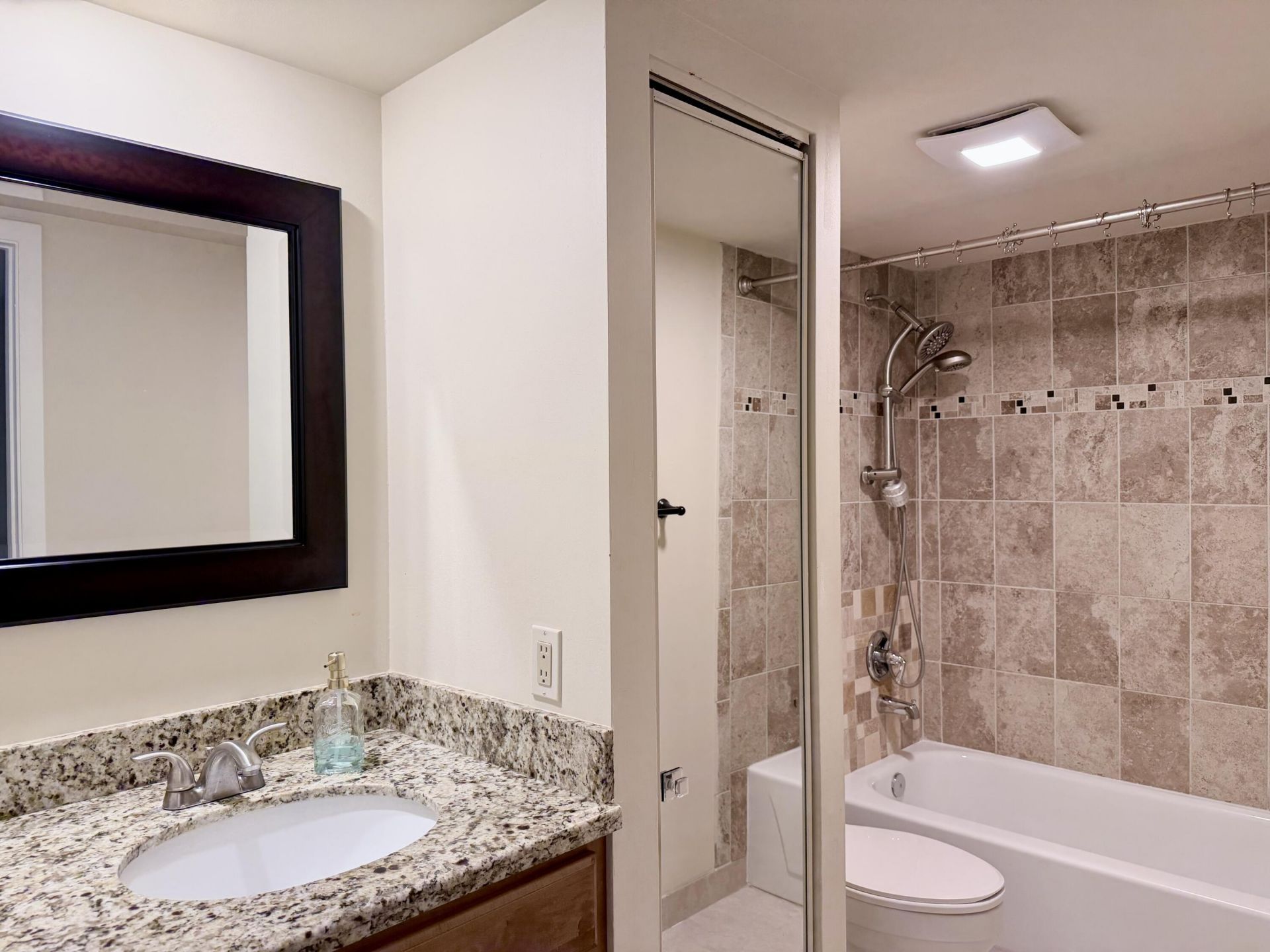 226 Charter Way, West Palm Beach, FL 33407 Photo