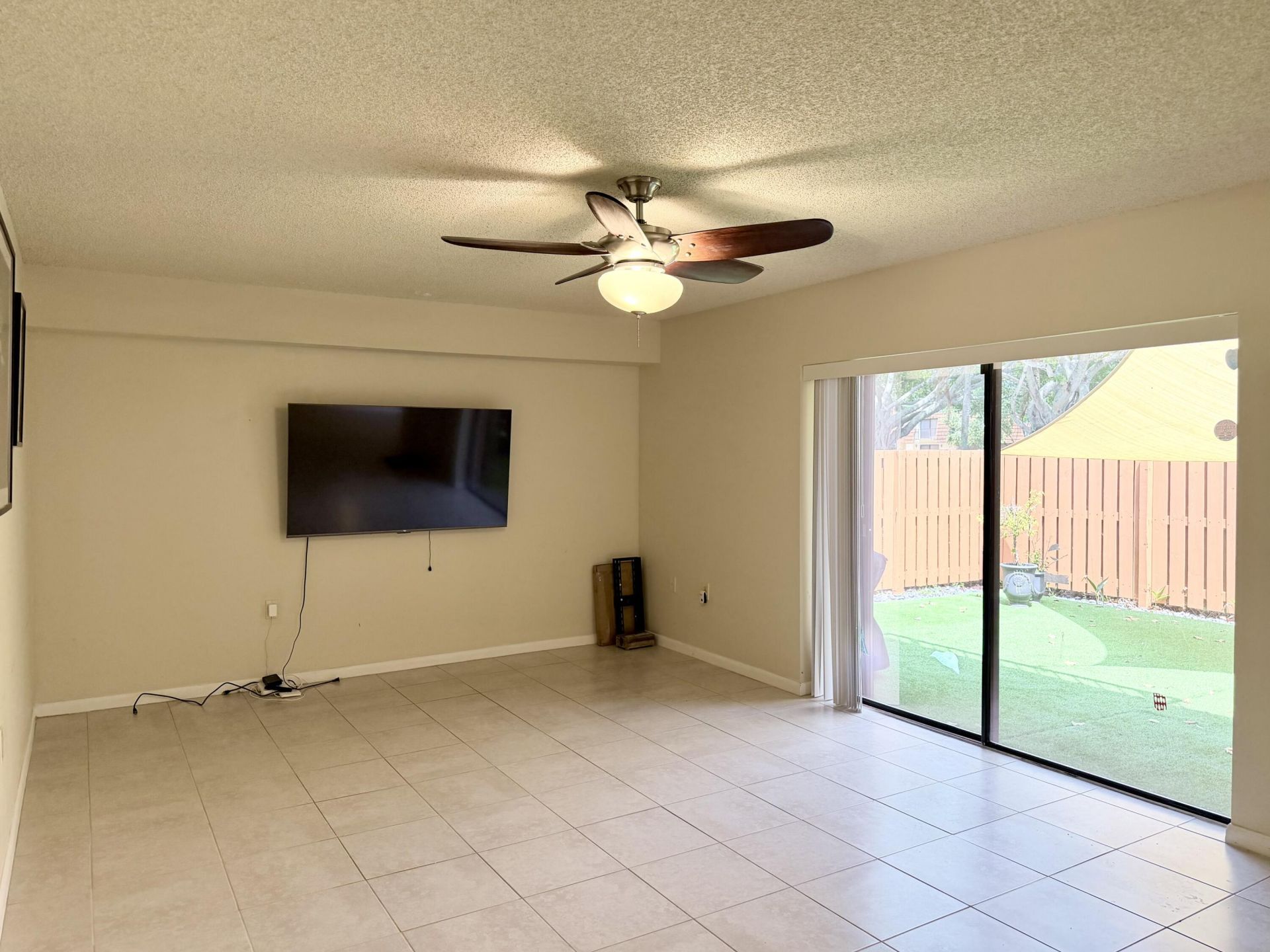 226 Charter Way, West Palm Beach, FL 33407 Photo
