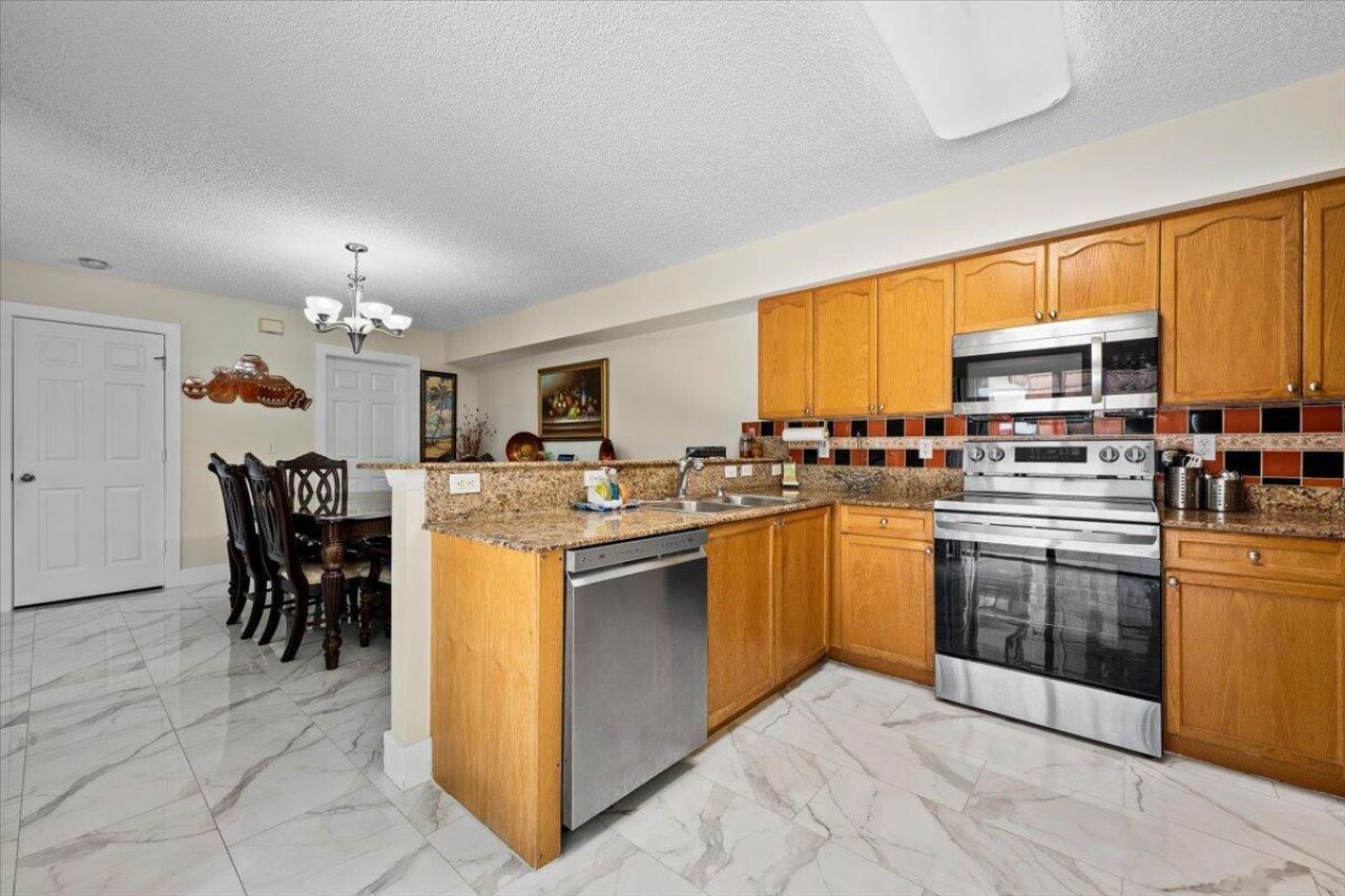 2220 White Pine Circle, Unit B, Greenacres, FL 33415 Photo
