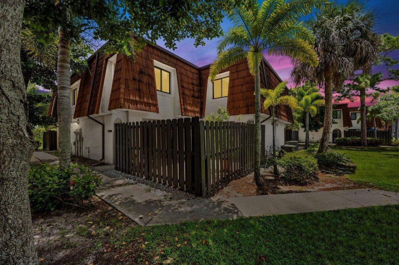 2220 White Pine Circle, Unit B, Greenacres, FL 33415 Photo