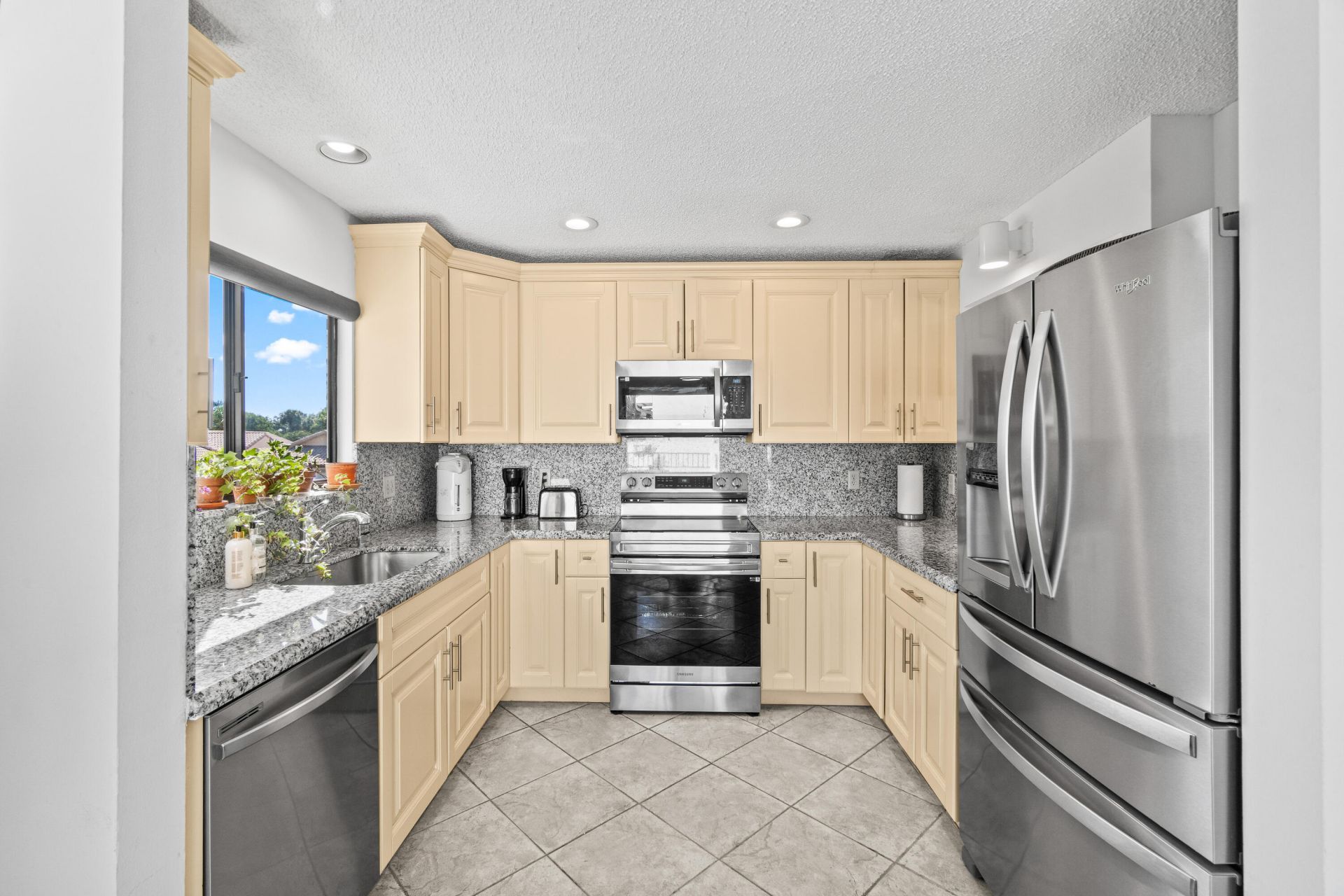 7533 Glendevon Lane, Unit 905, Delray Beach, FL 33446 Photo
