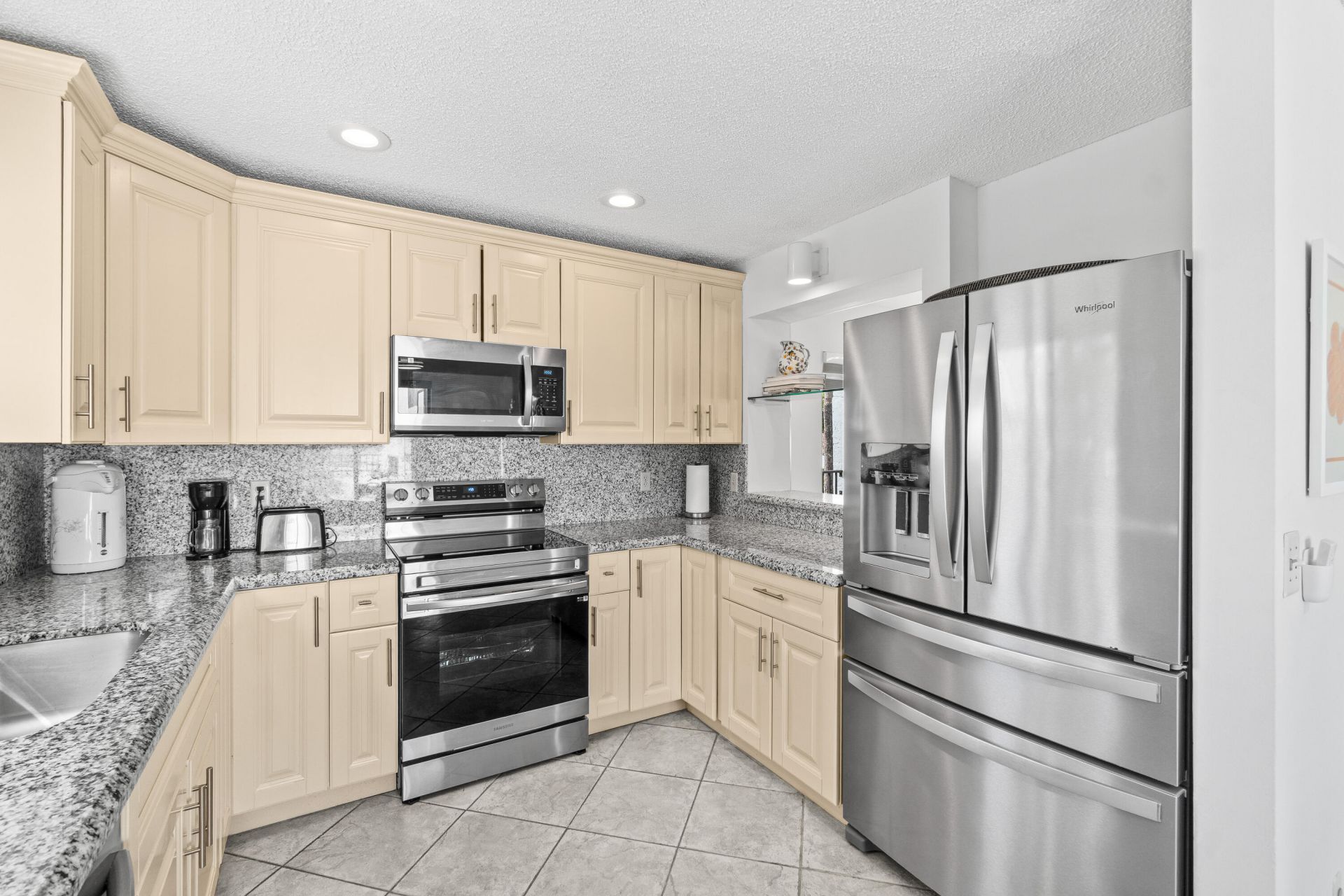 7533 Glendevon Lane, Unit 905, Delray Beach, FL 33446 Photo
