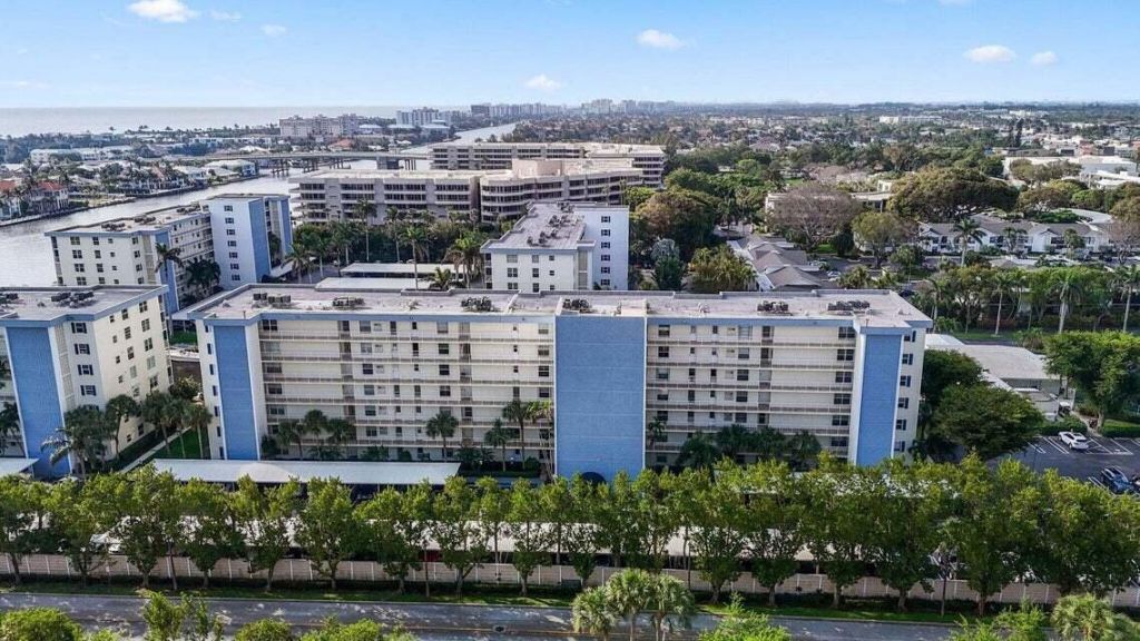 1 Harbourside Drive, Unit 4205, Delray Beach, FL 33483 Photo