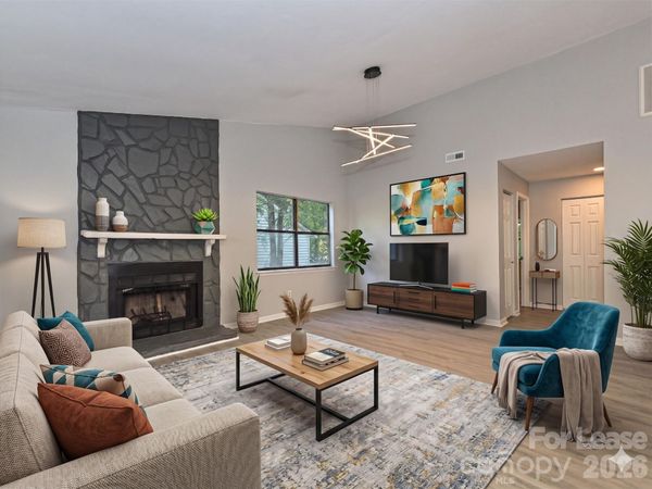 633 Pennwood Lane , Charlotte, NC 28215