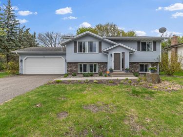 7501 82nd Avenue N, Brooklyn Park, MN 55445