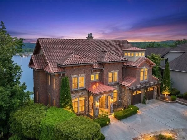 2742 High Vista Point, Gainesville, GA 30501
