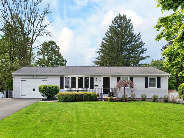 11 Aldrich Drive , Palmyra, NY 14522