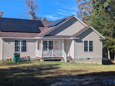 24580 St James Road , Amelia, VA 23083