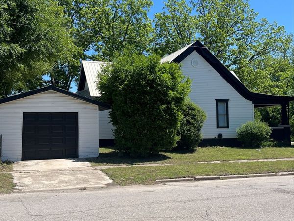 403 E 6th Street , Pawhuska, OK 74056