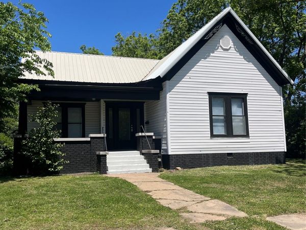 403 E 6th Street , Pawhuska, OK 74056