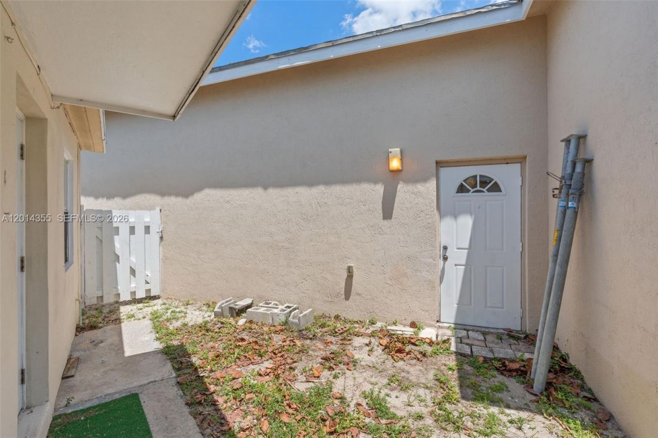 376 W 14th St , Riviera Beach, FL 33404 Photo