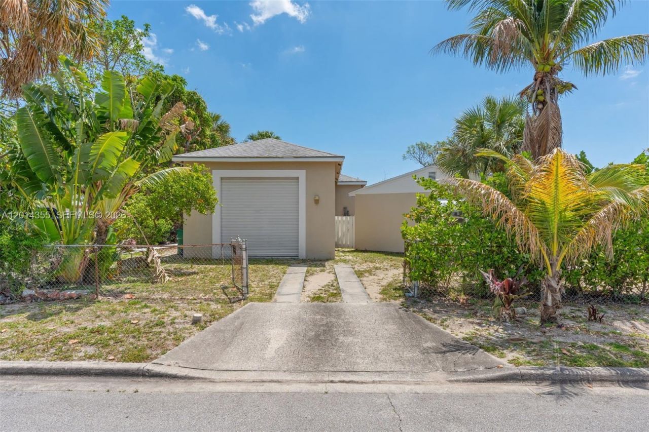 376 W 14th St , Riviera Beach, FL 33404 Photo