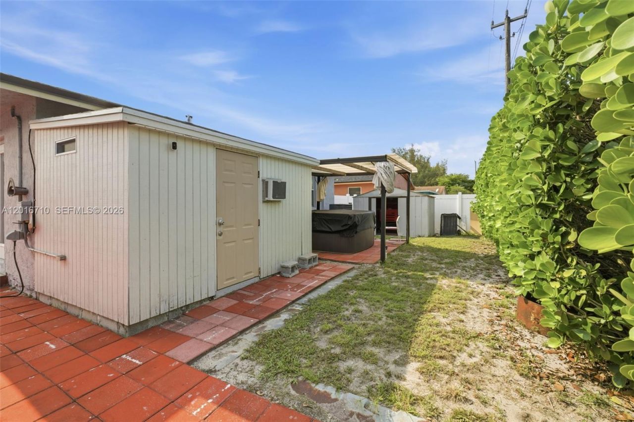 3177 NW 75th Way , Hollywood, FL 33024 Photo