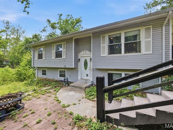 15565 Old Jamestown Road , Florissant, MO 63034