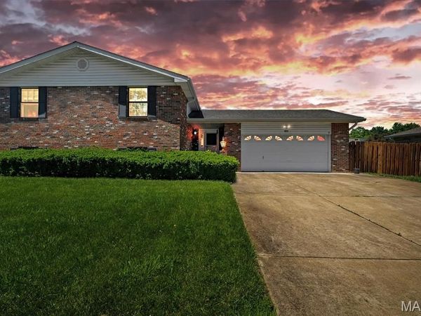 5860 Blackberry Drive , Imperial, MO 63052