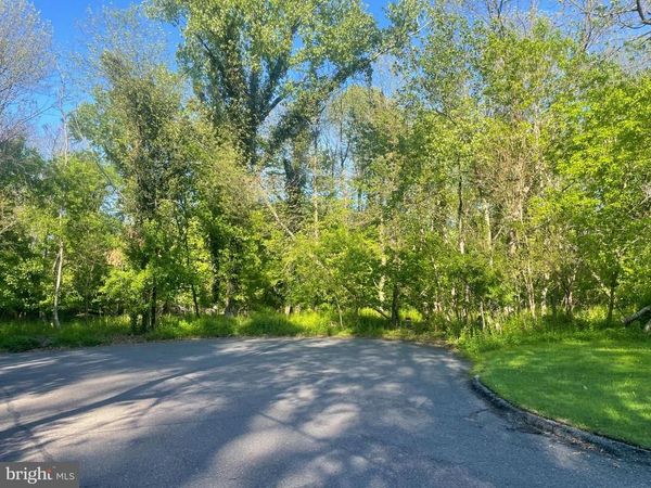 37 IMPERIAL DRIVE, CHERRY HILL, NJ 08003