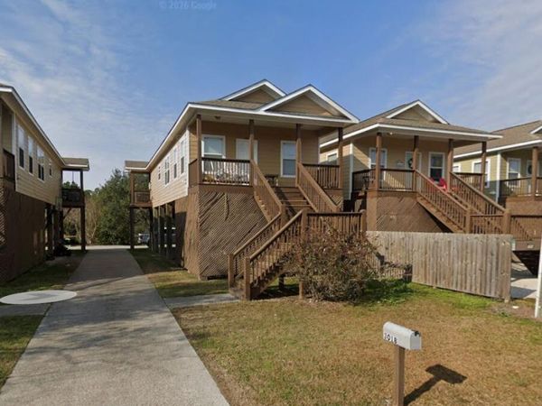 301 Lac Bleu Avenue, Pass Christian, MS 39571