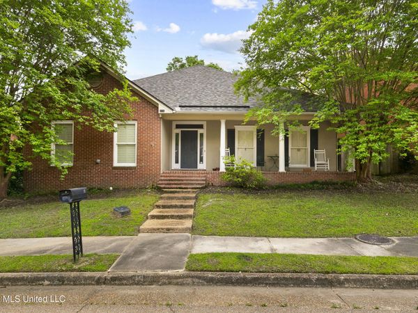 13 Village Green Court, Jackson, MS 39211