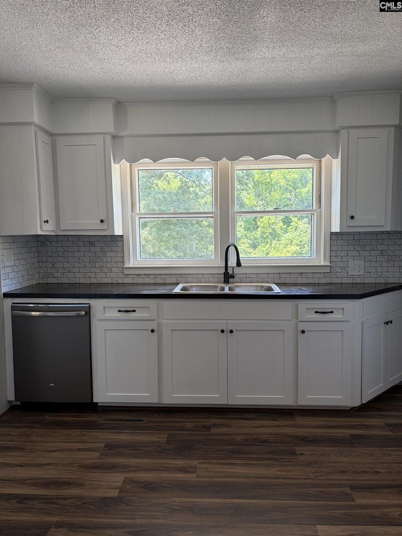 2545 Silverstreet Road  Photo 5
