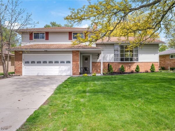 5609 Pinnacle Park Drive , Seven Hills, OH 44131