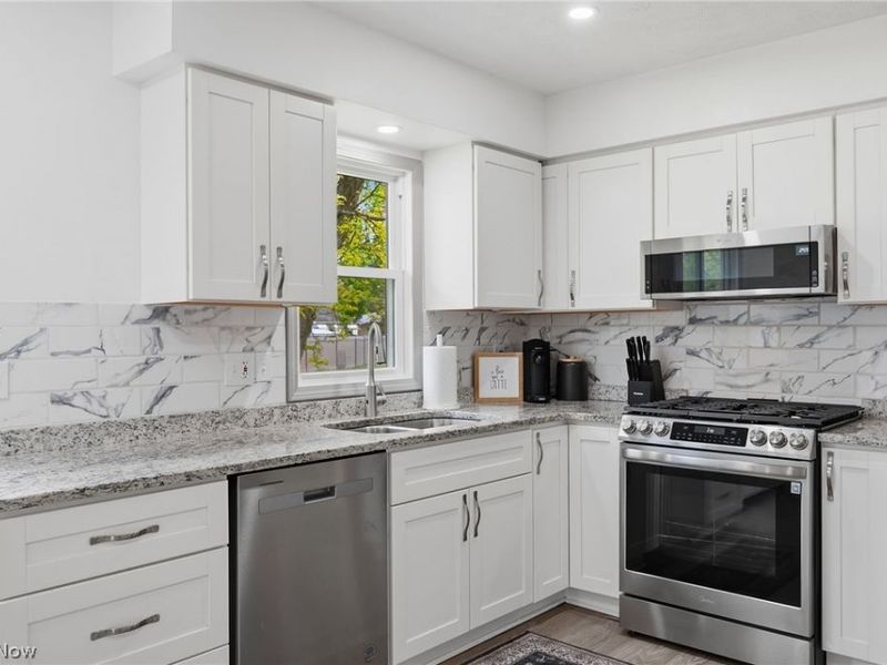 5609 Pinnacle Park Drive, Seven Hills, OH 44131 Photo 12